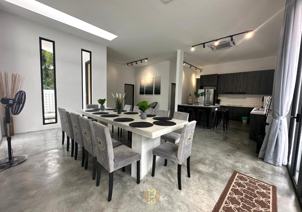 The Luxurious 27, Johor Bahru Villa Bagian luar foto