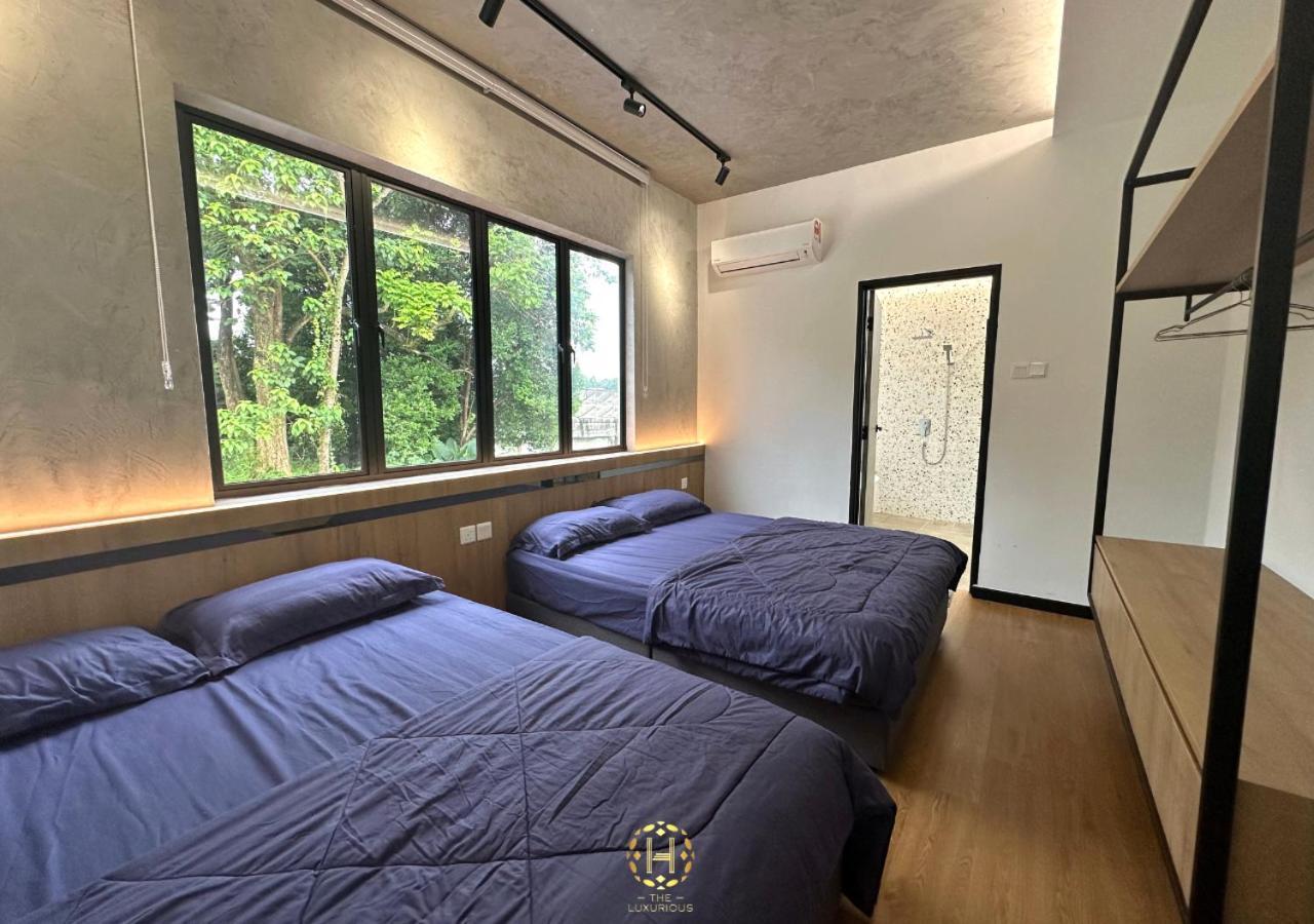 The Luxurious 27, Johor Bahru Villa Bagian luar foto