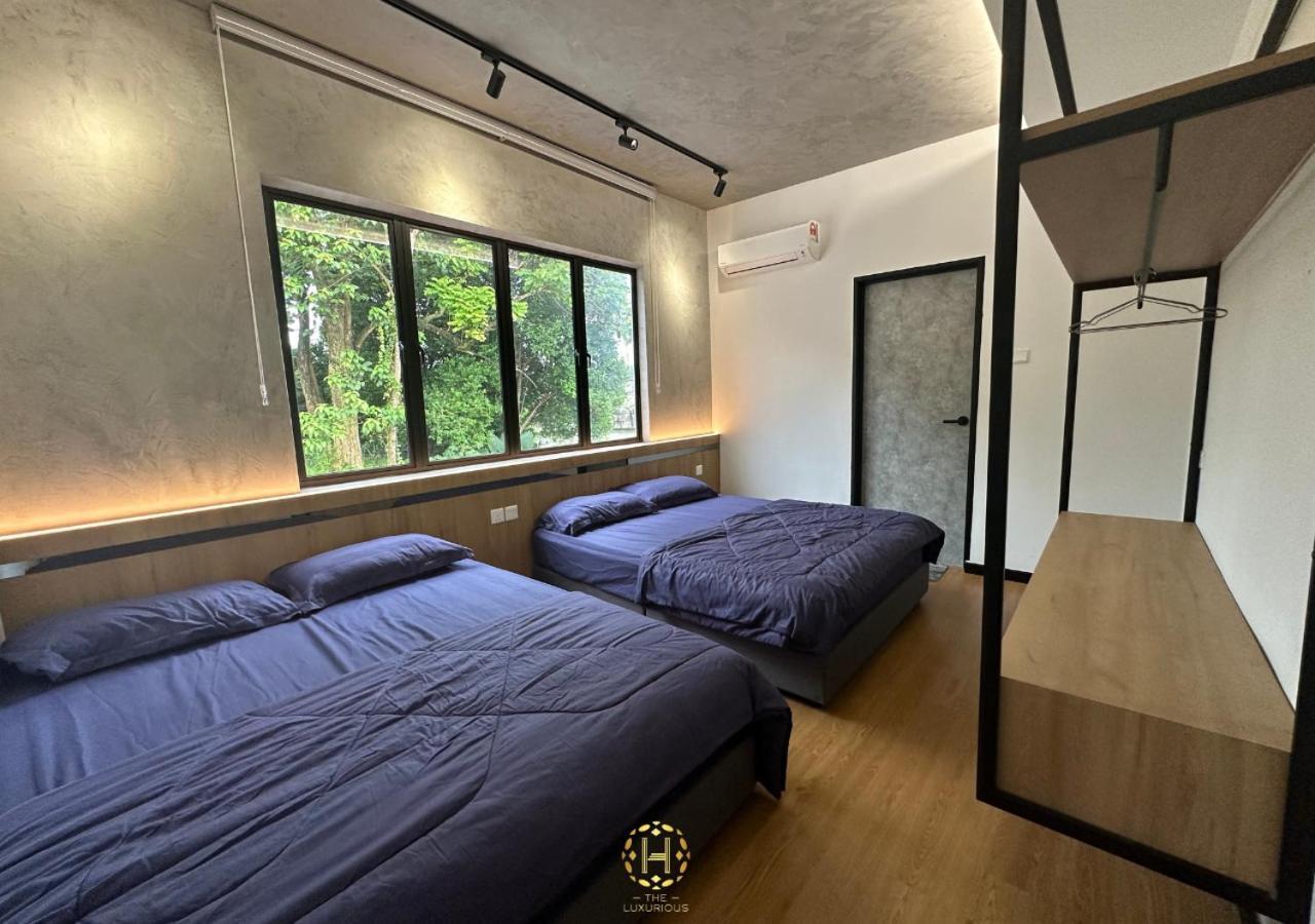 The Luxurious 27, Johor Bahru Villa Bagian luar foto