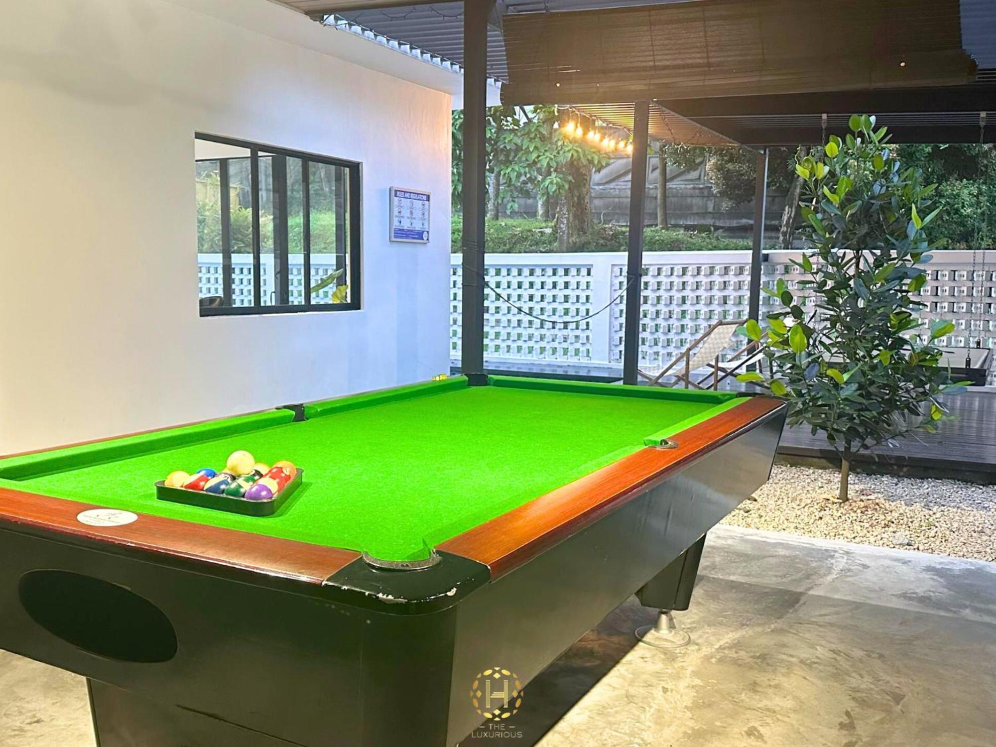 The Luxurious 27, Johor Bahru Villa Bagian luar foto